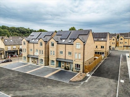 5 Bed Semi-Detached House, Weavers Place, HD6