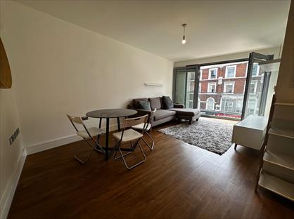 2 Bed Flat, Kingsland High Street, E8