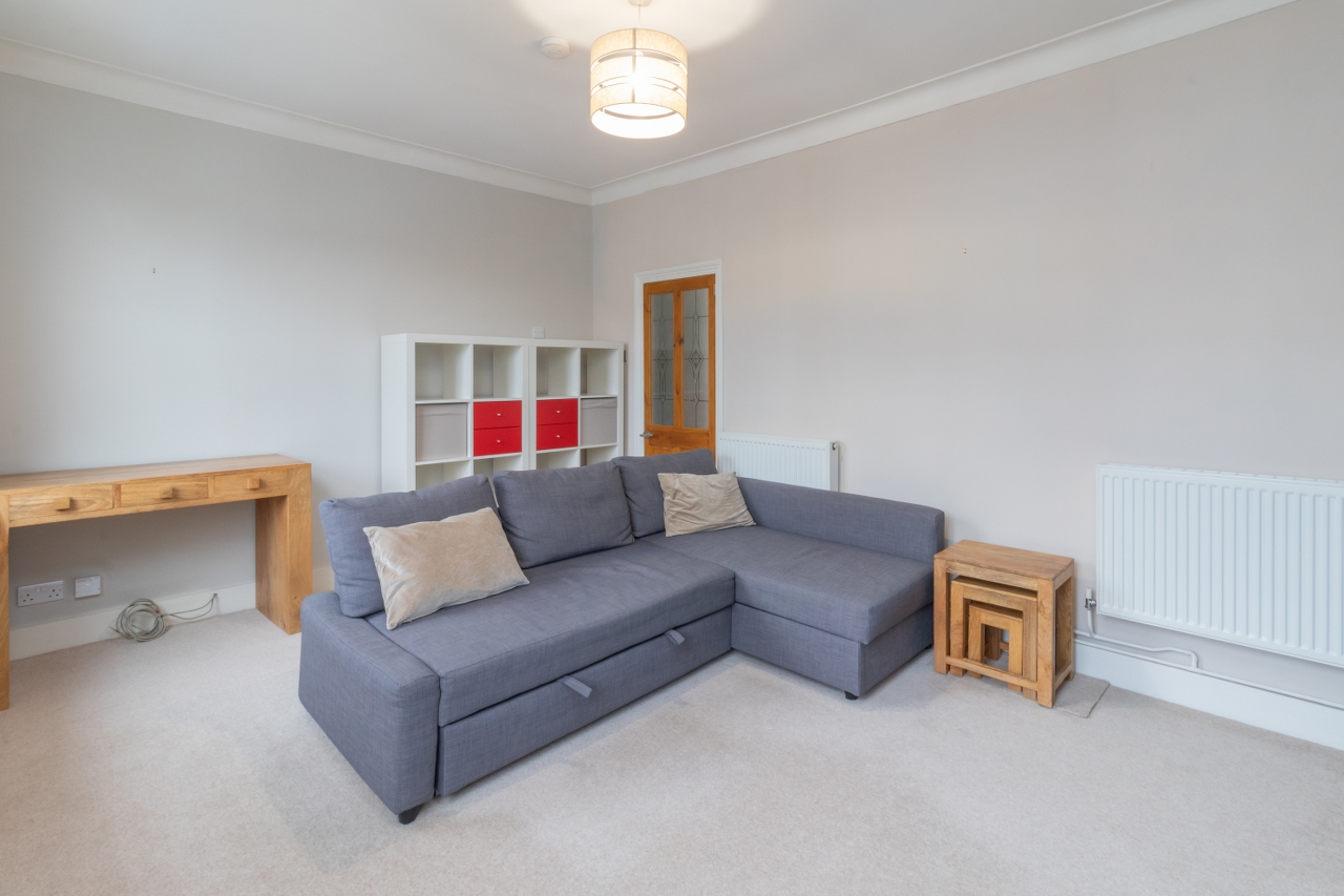 1 Bed Flat, Nutcroft Road, SE15 photo 5