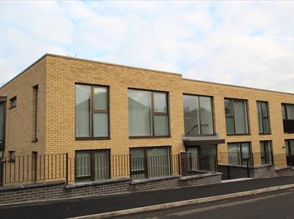 2 Bed Flat, Halesby Court, B63