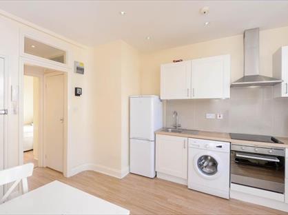 1 Bed Flat, King Street, W6