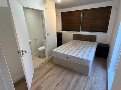 Room in a Shared House, Burrage Road, SE18