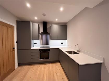 2 Bed Flat, Dallaway Gardens, RH19