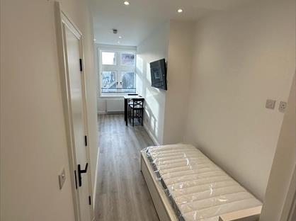 Studio Flat, Edgware Road, W2