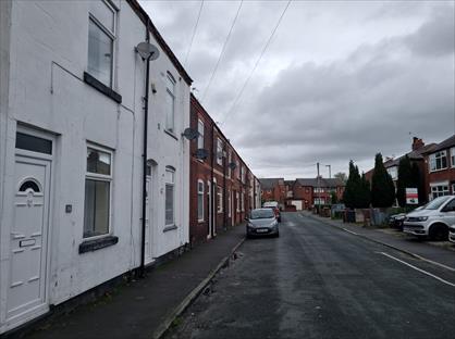 2 Bed Terraced House, Barton Street, WA3