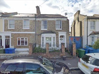 5 Bed Semi-Detached House, Fenham Road, SE15