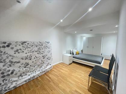 Studio Flat, Pond Road, E15
