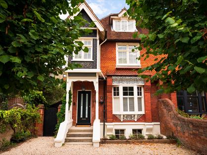 4 Bed Semi-Detached House, Queen Street, RG9