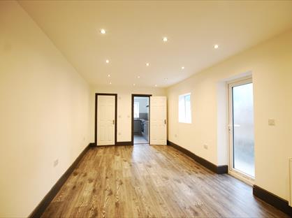 2 Bed Flat, Waddon Road, CR0