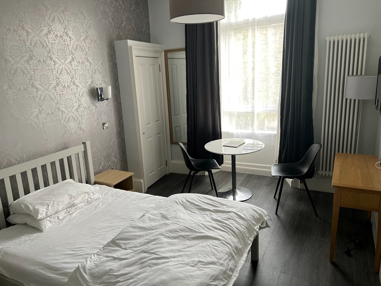 Studio Flat, Oxford Street, EH8 photo 2