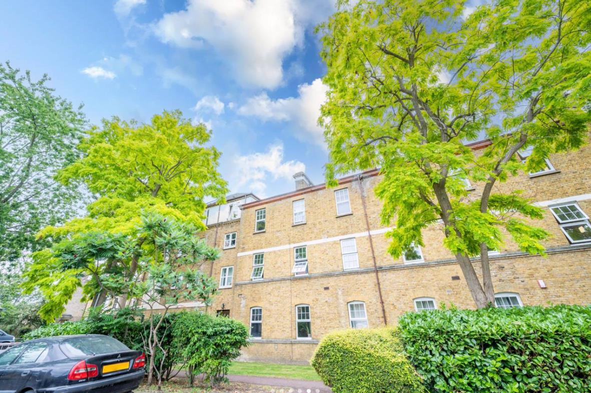 London 1 Bed Flat, London, SE14 To Rent Now for £1,500.00 p/m