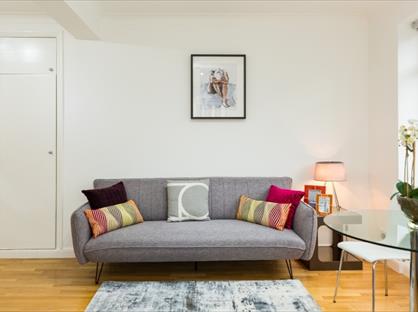 Studio Flat, Warren Court, NW1