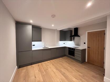 2 Bed Flat, Isabella House, RH19