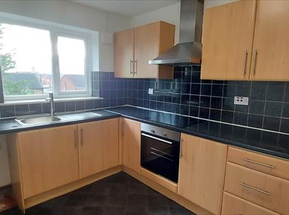 3 Bed Flat, Alderwood Avenue, L24