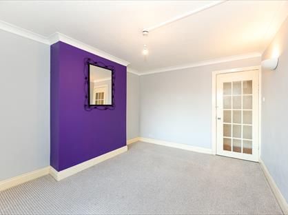 3 Bed Flat, Cherry Court, SW19