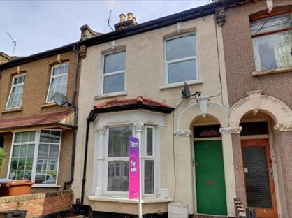 2 Bed Flat, Cheneys Road, E11