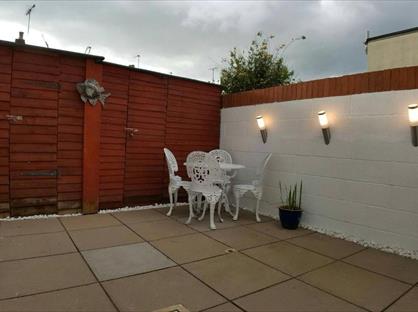 2 Bed Terraced House, Whitehart Street, GL51