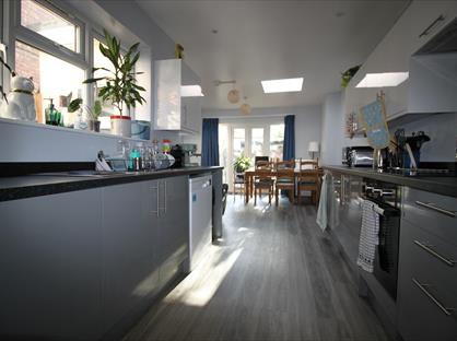 6 Bed Terraced House, Milton Road, SO15