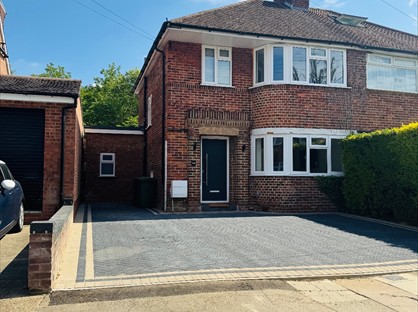 4 Bed Semi-Detached House, Cheyneys Avenue, HA8