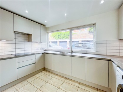 2 Bed Flat, Oakdale Road, S7