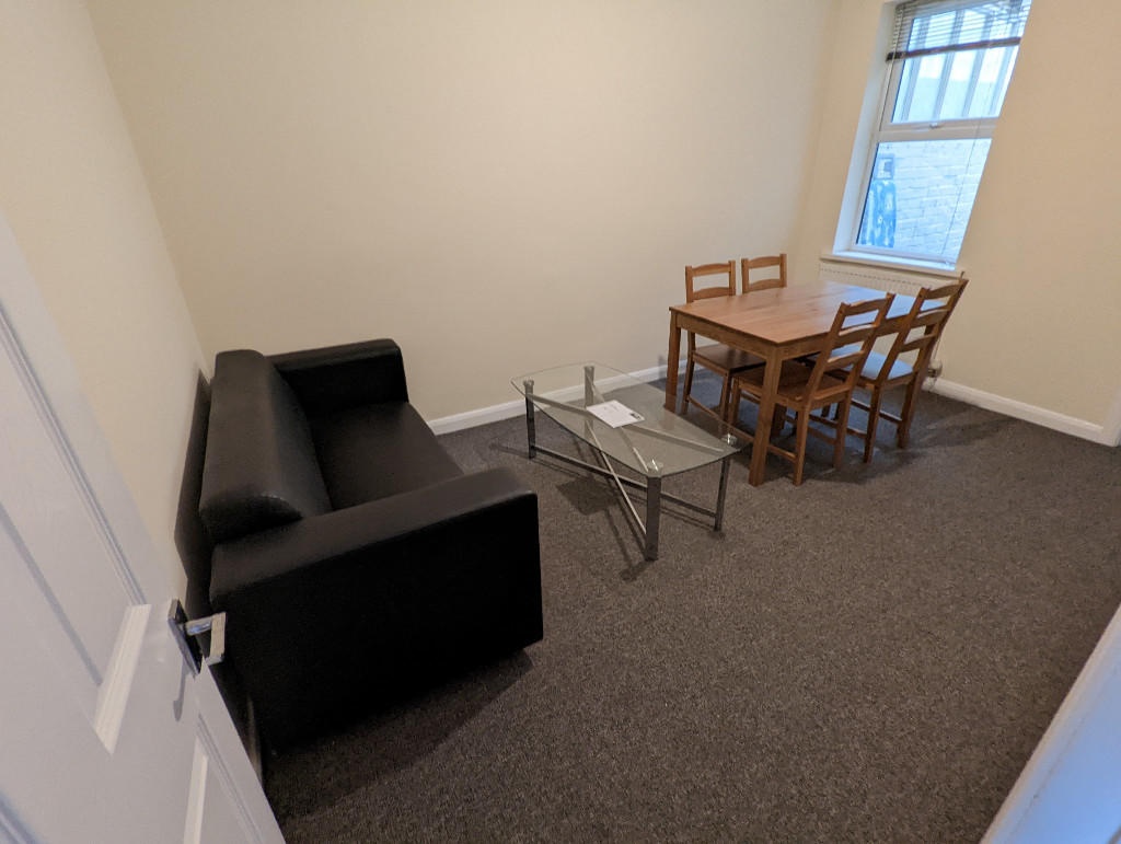 Additional image 10 of 5 Bed Terraced House, Pitcroft Avenue, RG6, N1 7GU