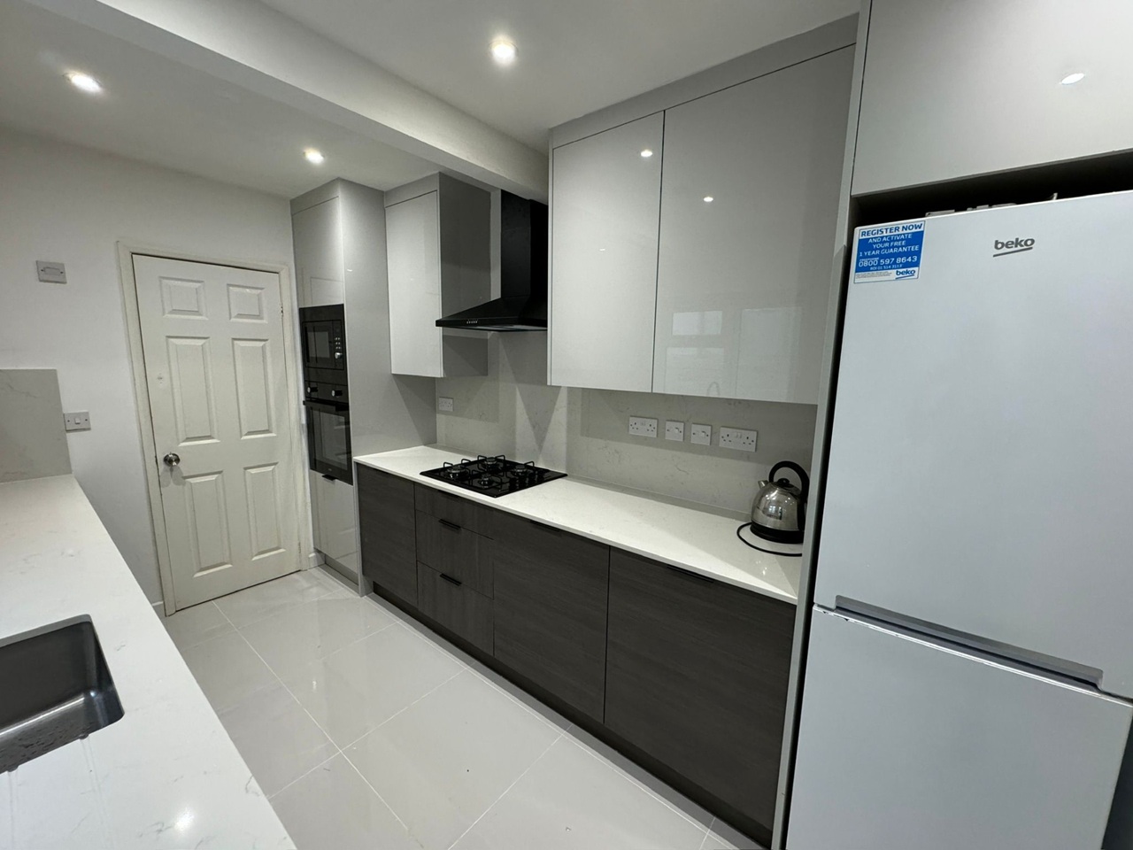 5 Bed Terraced House, Pitcroft Avenue, RG6, N1 7GU