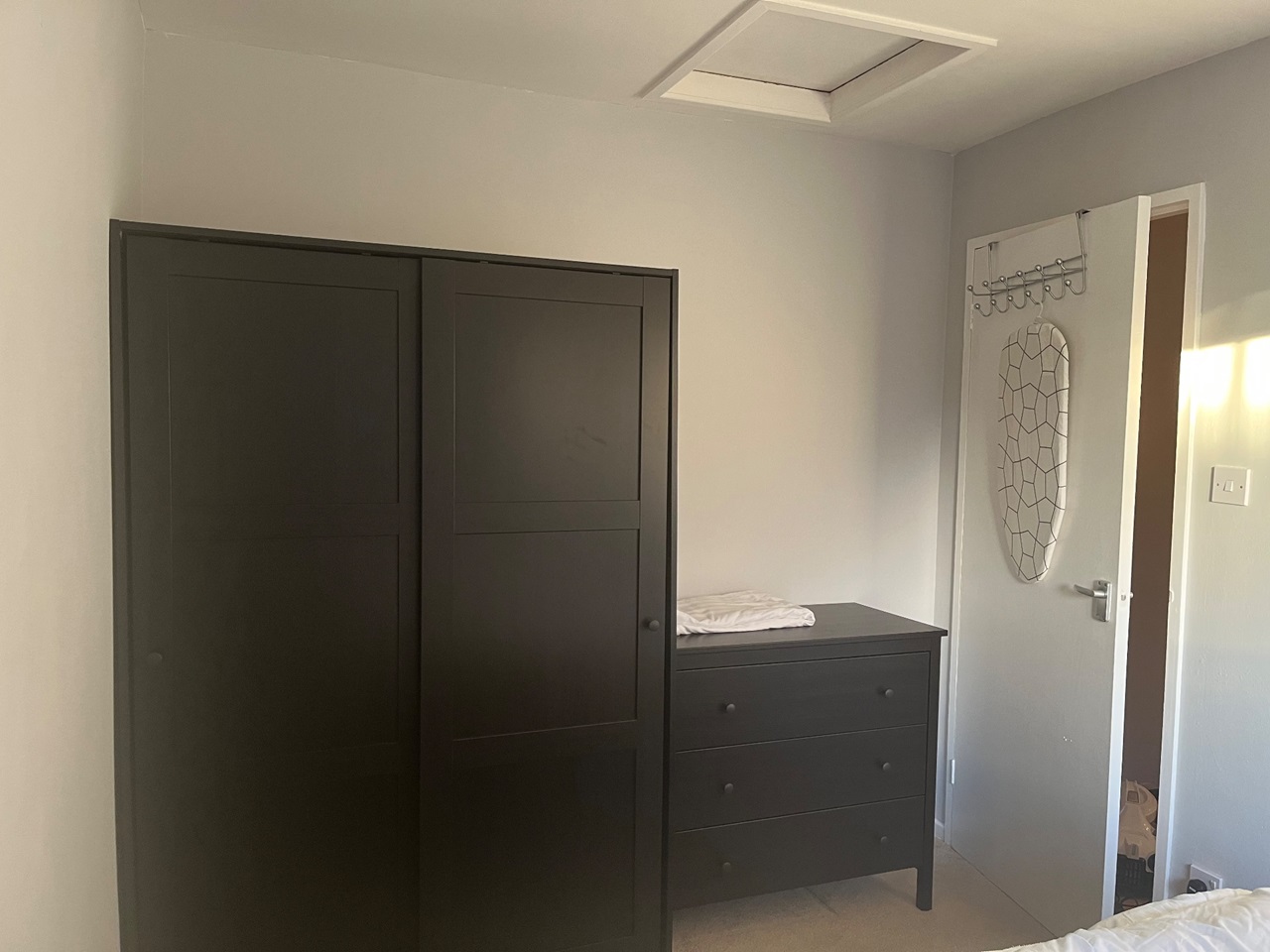 1 Bed Flat, Summerseat Close, M5 photo 5