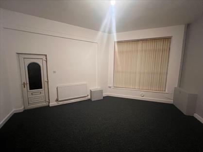 2 Bed Flat, Shelley Grove, M43