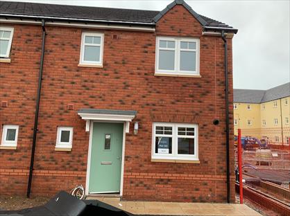 3 Bed Semi-Detached House, Cape Lookout Walk, NP20