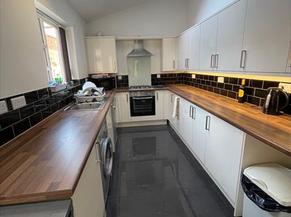 6 Bed Terraced House, Rothesay Avenue, NG7
