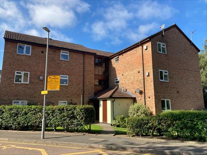 2 Bed Flat, Burney House, KT9
