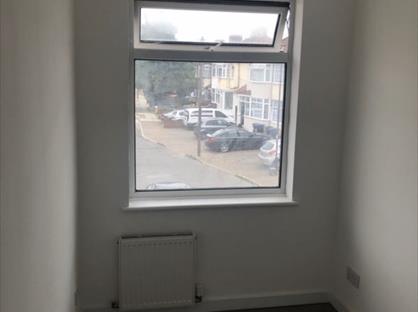2 Bed Terraced House, Enfield, EN3