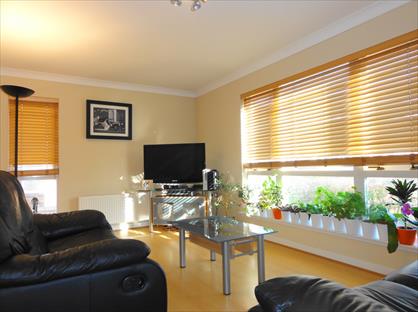 3 Bed End Terrace, Strathblane Gardens, G13