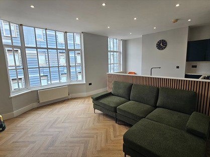 1 Bed Flat, Clasketgate, LN2