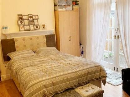 Room in a Shared House, Selborne Road, B20