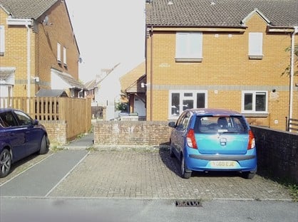 1 Bed Semi-Detached House, St. Dunstan Close, SN11