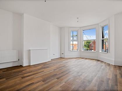 2 Bed Flat, Cheriton Road, CT20