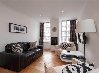 2 Bed Flat, High Street, EH1