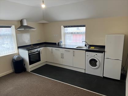 1 Bed Flat, Market Place, NG20