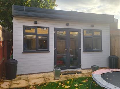 4 Bed Terraced House, Lawrence Grove, UB10