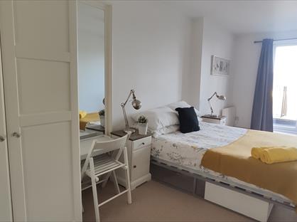 2 Bed Flat, Commercial Road, E14