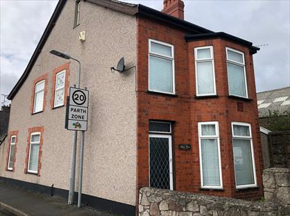 4 Bed Detached House, Beach Road, LL57