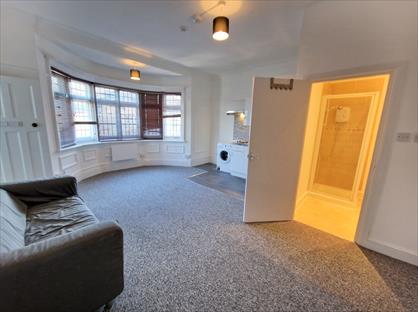 Studio Flat, Finchley Road, NW3