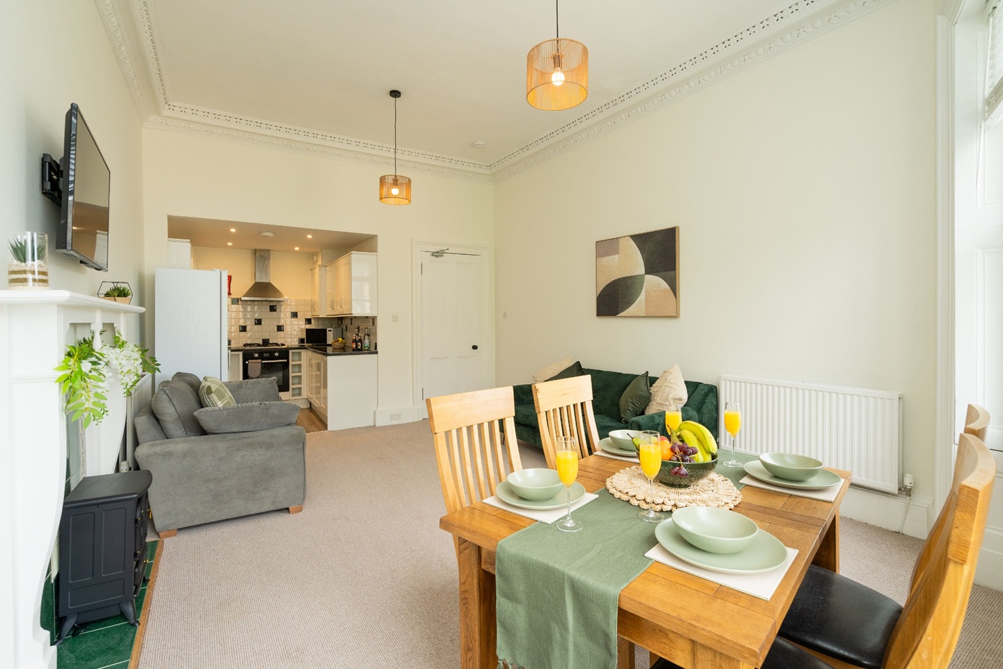 3 Bed Flat, East London Street, EH7, N1 7GU