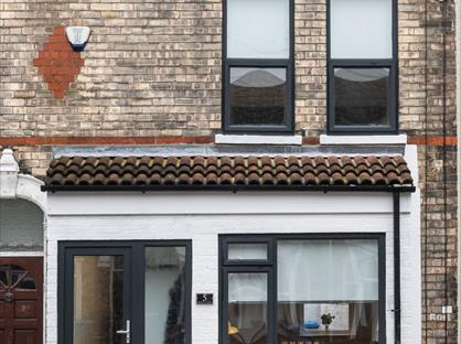 2 Bed Terraced House, Manvers Street, HU5