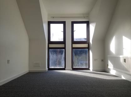 1 Bed Flat, Wycliffe End, HP19