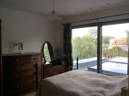 Room in a Shared House, Westway Close, SW20