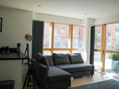 1 Bed Flat, Canal Wharf, B1