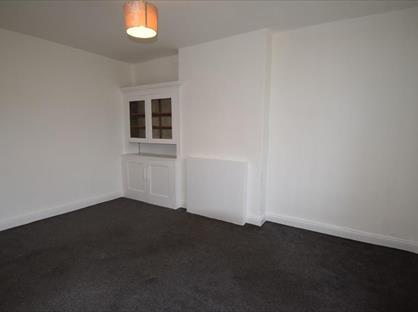 1 Bed Flat, Thornhill House, BD18