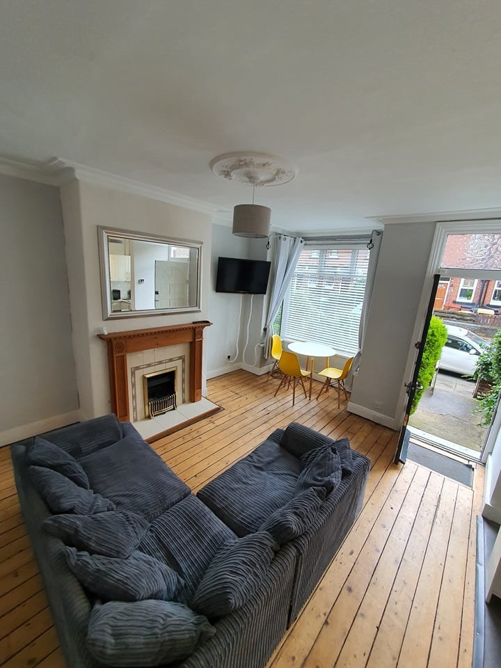 3 Bed Terraced House, Trelawn Place, LS6
